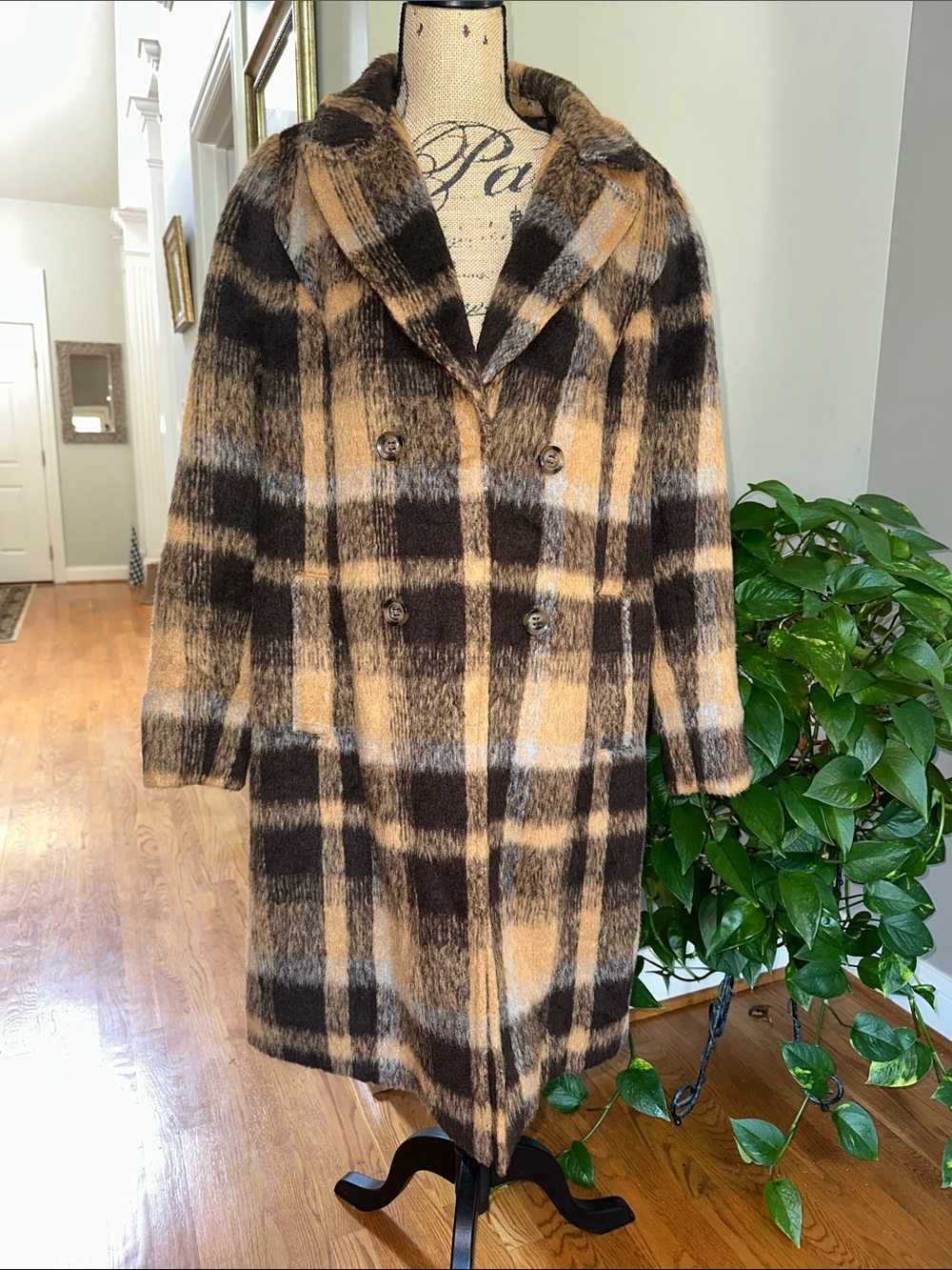 dennis basso Brown, Cream & Black Plaid Double-Breasted snap closure size 16